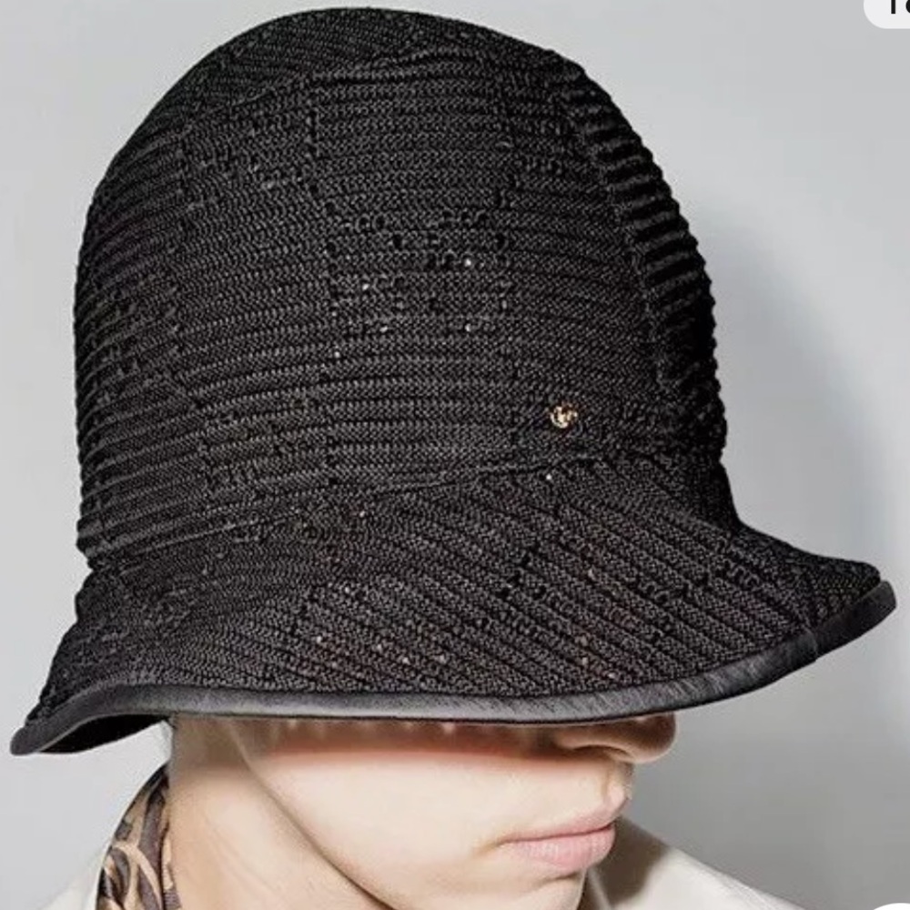 NWT Gucci GG Bucket Hat with Bob Malibu Crochet Canle in Black with Leather Trim